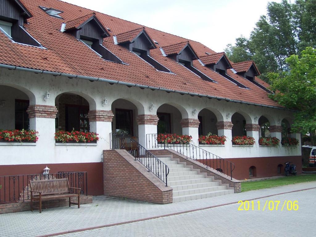 Bed and Breakfast Bajor Panzio Кечкемет Экстерьер фото